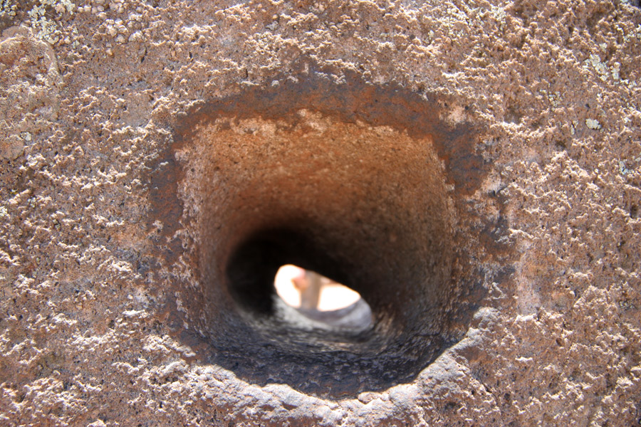 Abertura en un bloque de piedra