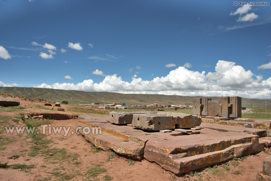 Puma Punku - Tiwanaku, Bolivia