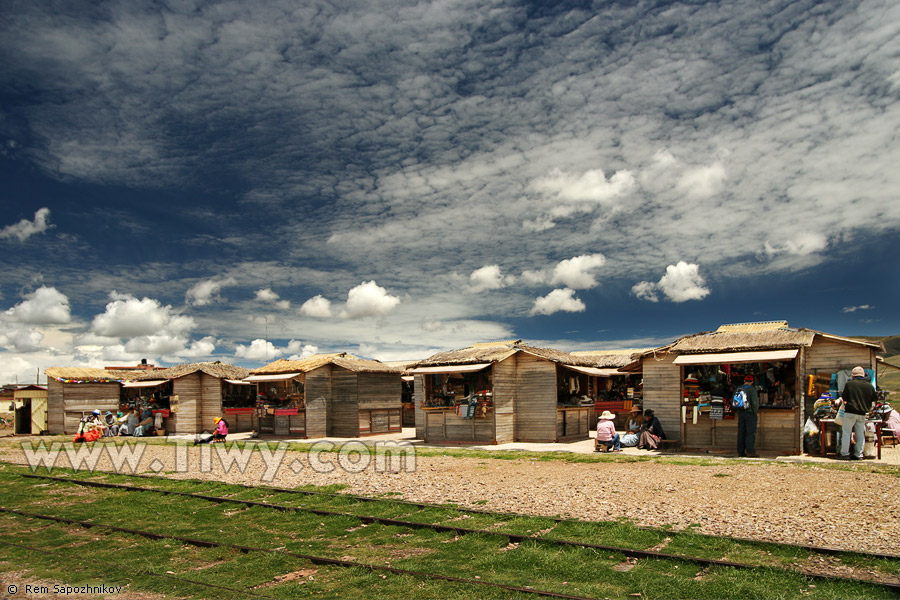 Souvenir and grocery stores