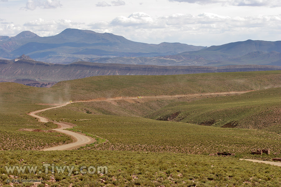 Road from Uyuni to Potosi