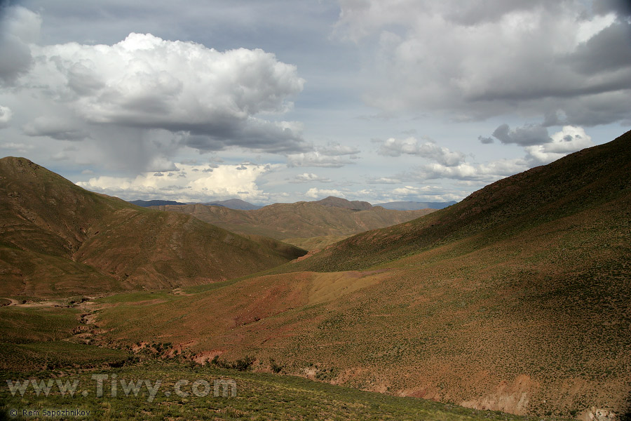 Road from Uyuni to Potosi
