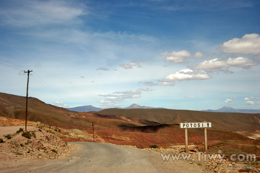Road from Uyuni to Potosi