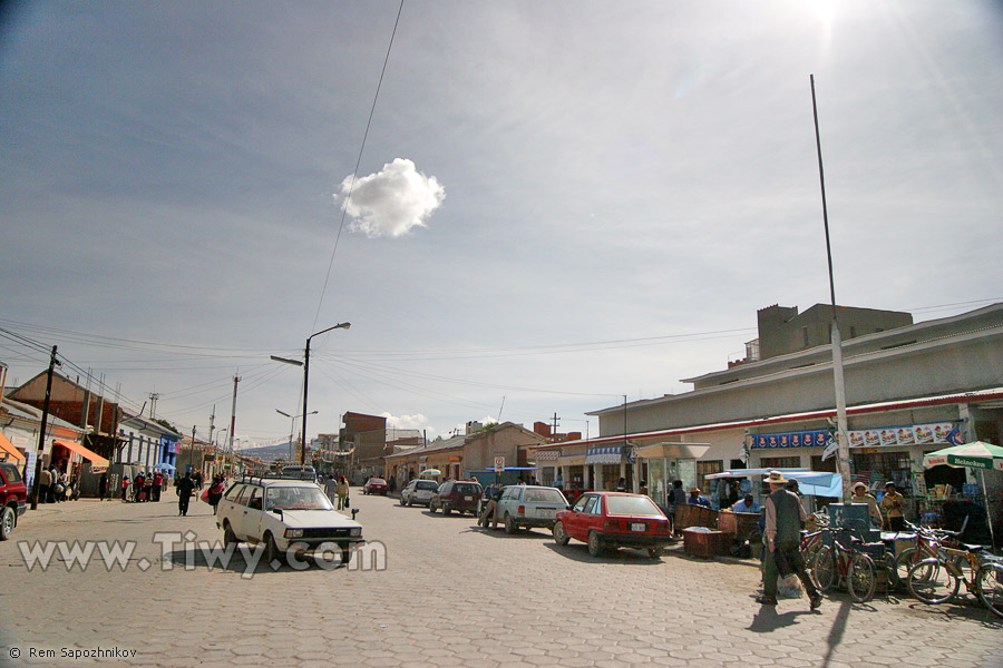 La calle central de Uyuni