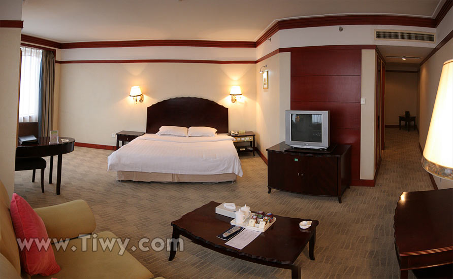 Room in Harbor Hotel