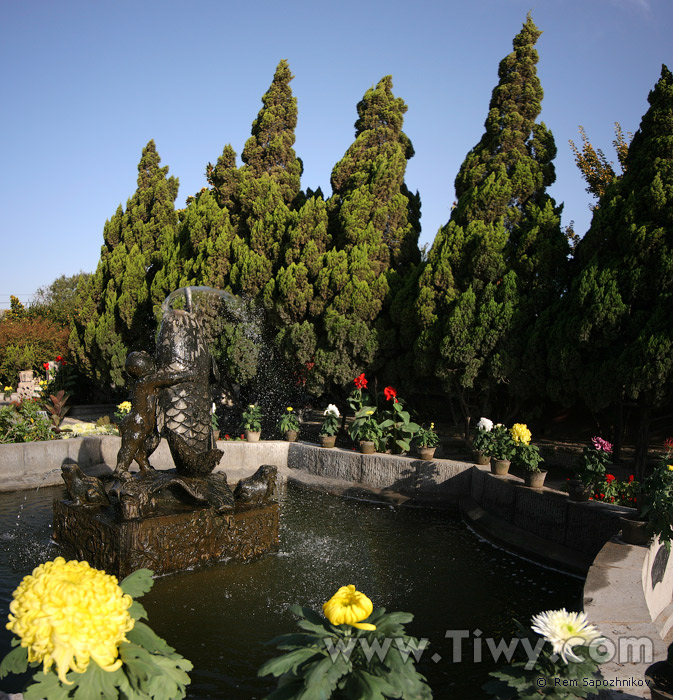 Bao Zheng memorial temple