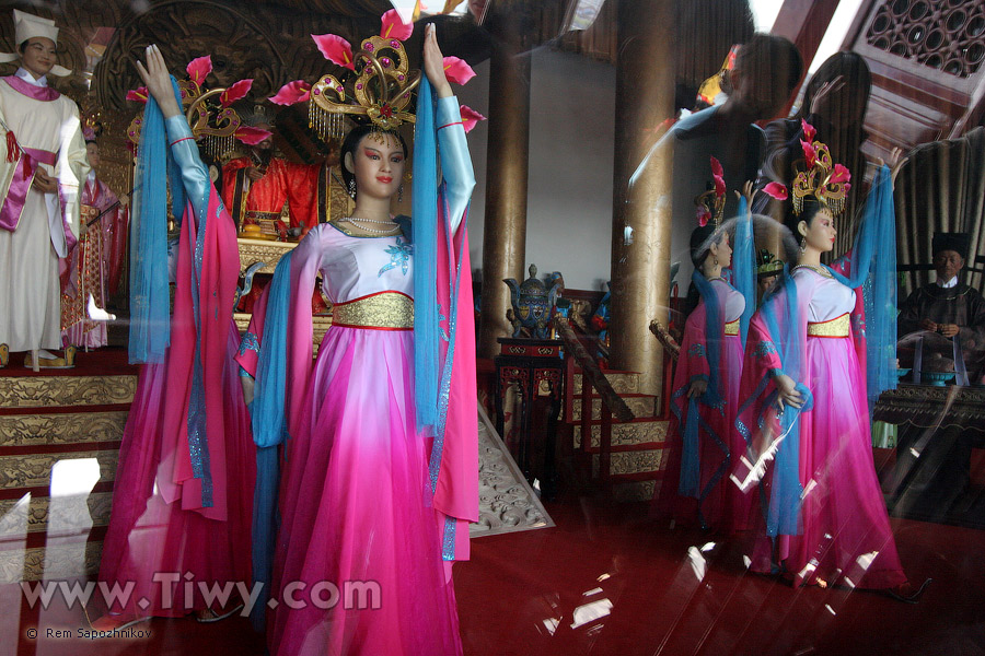 Wax figures museum at the upper level of the Dragon Pavilion