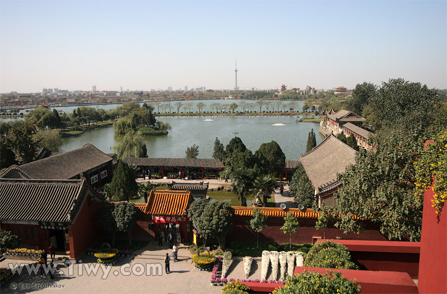 View to the west part of Dragon Pavilion Park