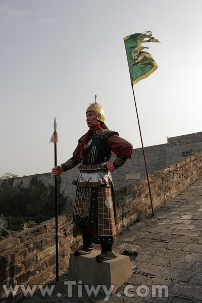 Southern part of the city wall. The Zhonghua gate.