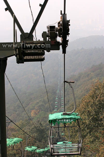 Cable railway at the Purple Mountain