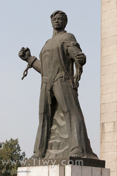 Memorial to the fallen heroes of revolution