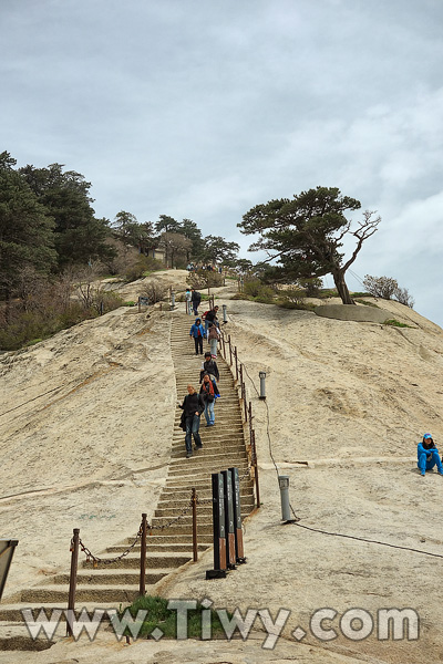 Huashan Mountain, East Peak - April 2014 - Shaanxi Province