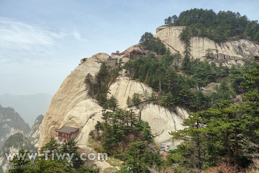 Huashan Mountain, East Peak - April 2014 - Shaanxi Province
