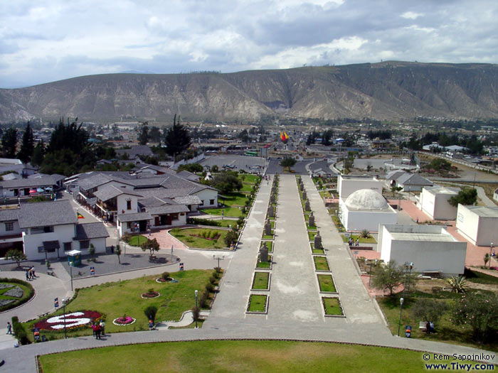 Середина Мира (нулевой меридиан/La Mitad Del Mundo).