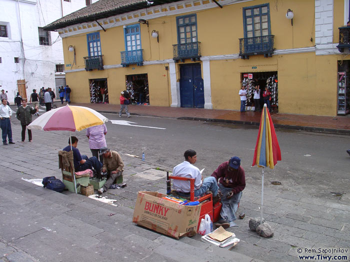 Limpiadores de zapatos en la plaza San Francisco