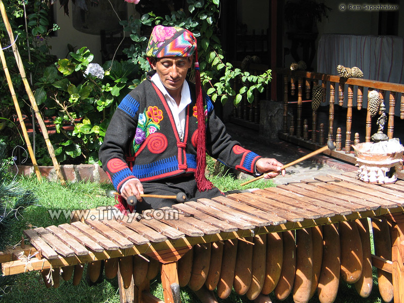 The sounds of the folk instrument marimba remind us of a xylophone