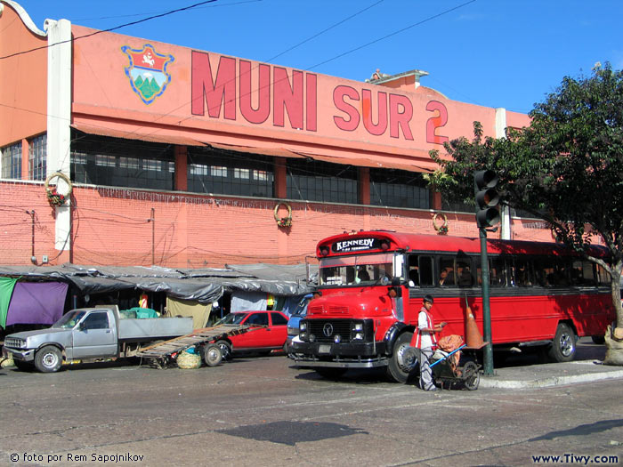 El edificio de uno de los mercados