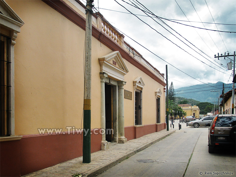 Museo arqueolgico con sus objetos en exposicin