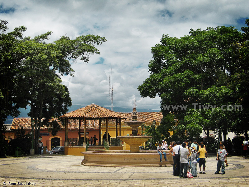 Plaza Central de la capital colonial