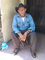 Un caballero hondureño medita sobre la vida