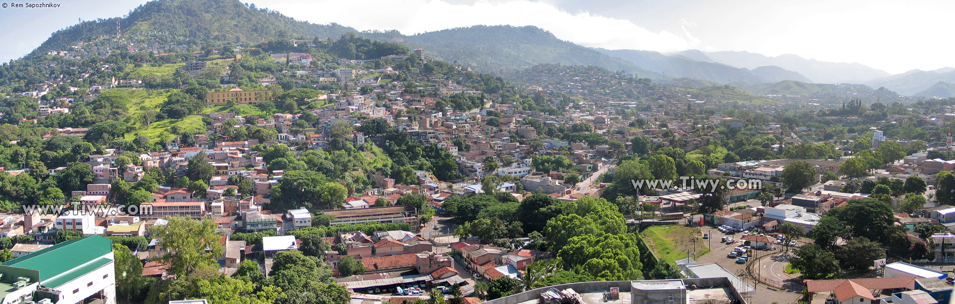 Vista de Tegucigalpa desde el balcn del hotel Plaza Libertador