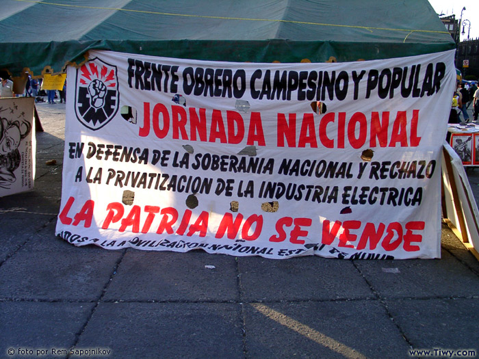 Political Life is in full swing on El Zocalo square