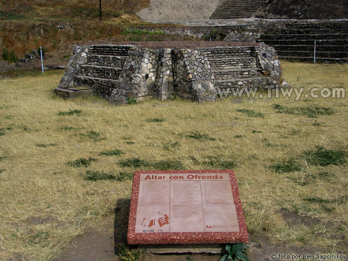 The Altar con Ofrenda at Cholula