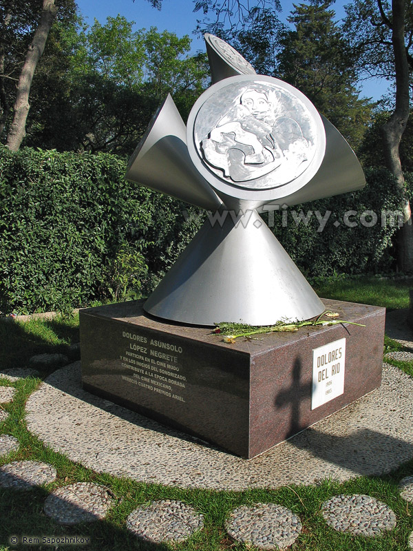 The grave of Dolores del Rio