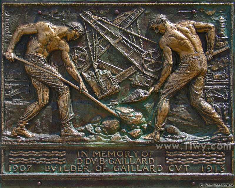Memorial nameplate in honour of constructors of Gaillard Cut