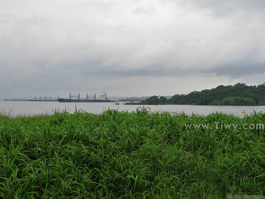 A lo largo del Canal de Panam