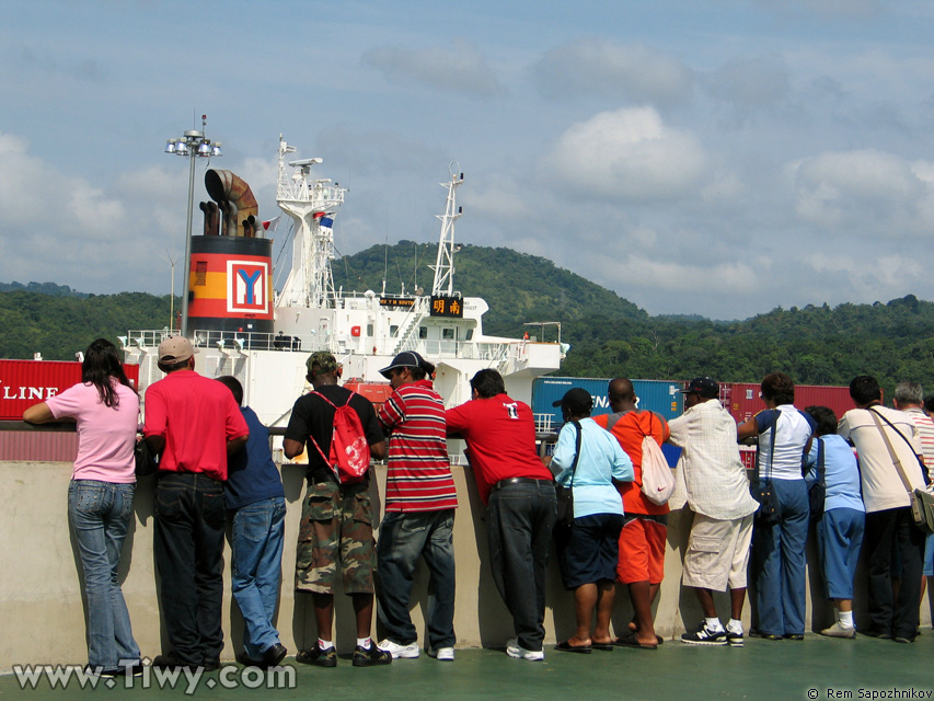 Observation points of the Center give the chance to see the process of passing of ships in Miraflores lock in all detail