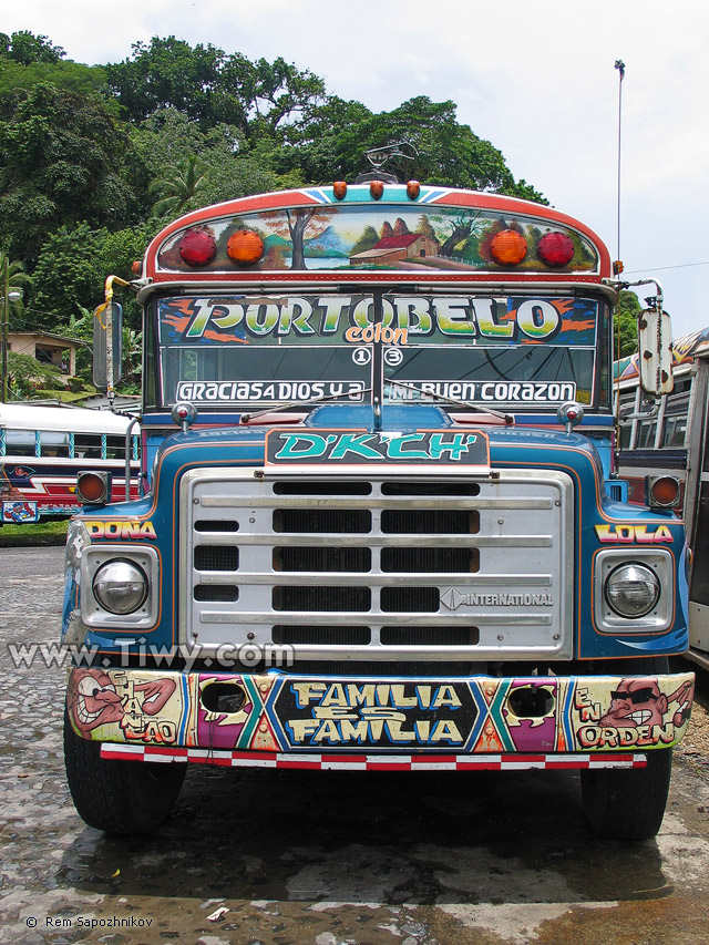 Multicoloured buses of Portobelo