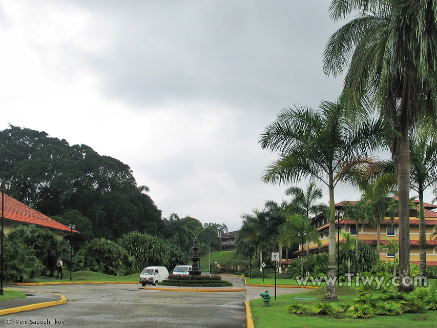 Bella naturaleza cerca de Escuela de las Amricas