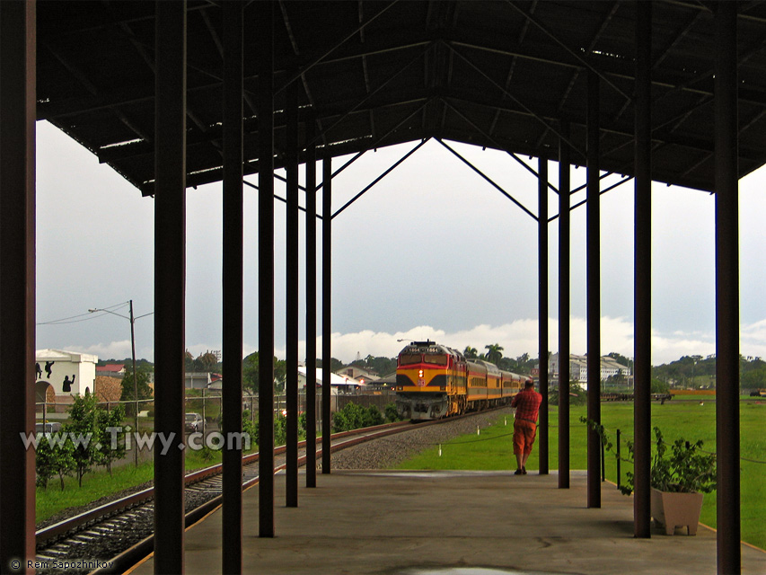 The station in Colon is very simple  just one shed