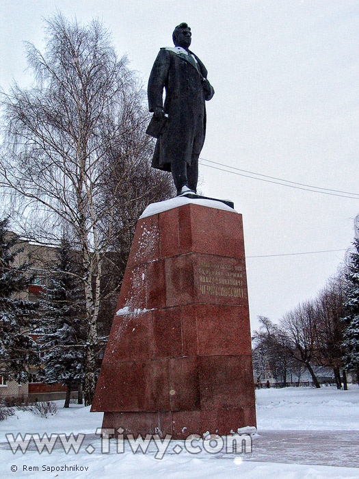 The main monument of the town is to General Chernyakhovskiy