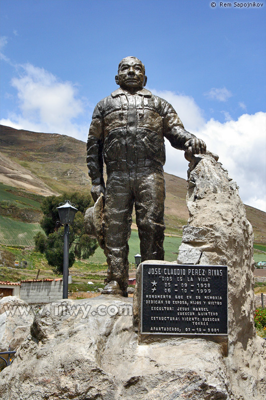 Памятник Хосе Клаудио Перес Ривасу