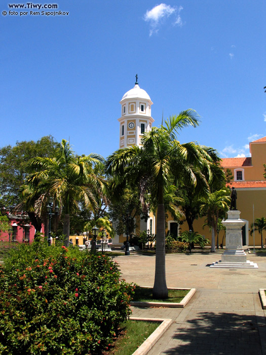 The square of Bolivar. The cathedral chapel.