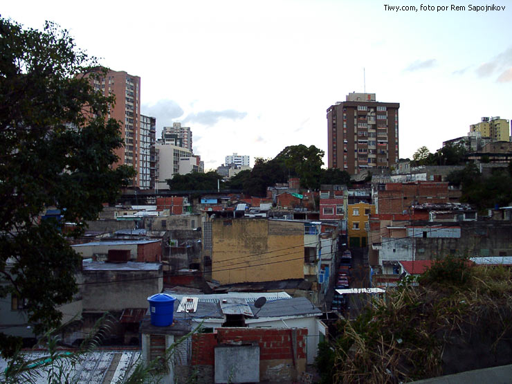 Next to the Pantheon there are living districts that are hard to call fashionable.